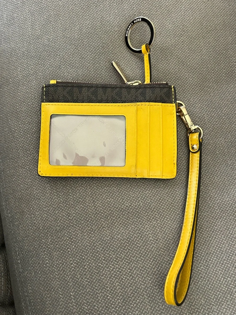EUC MICHAEL KORS LEATHER TOP ZIP
COIN POUCH ID HOLDER KEYCHAIN (JASMINE YELLOW) - Picture 6 of 8